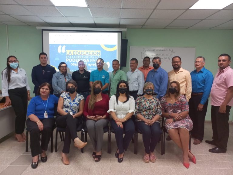 Reunión de trabajo en la Regional de Herrera, socializando ecosistema ESTER