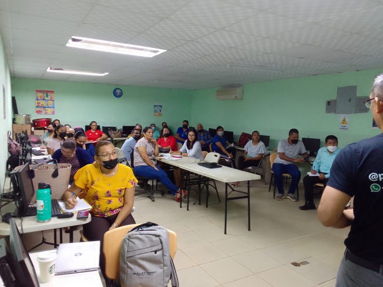 Reunión con Educadores del Centro Educativo Santa Clara – Arraiján Ecosistema ESTER